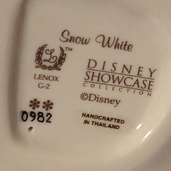 Disney Showcase Collection Snow White Lenox Classics New in Box COA - Picture 7 of 15